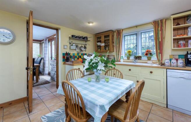BREAKFAST KITCHEN