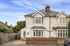 143, Green Lane, Sunbury-on-thames TW16 7NY