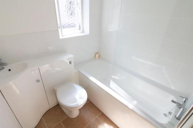 7 WTC bathroom.jpg