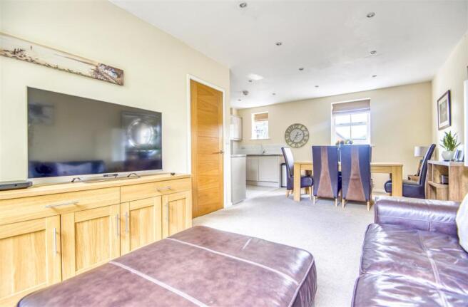 2b Living Room.jpg