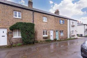 2, Elm Cottages, Holyport Street, Holyport, Maidenhead SL6 2JU
