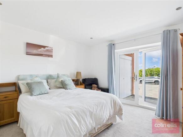 2 bed Ground Flat for sale Image 8