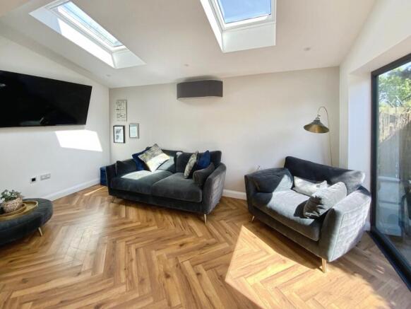 4 bed Detached for sale Image 7