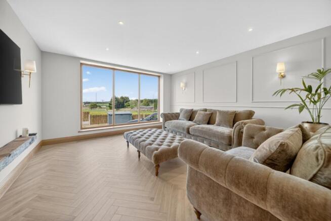 4 bed Detached for sale Image 10