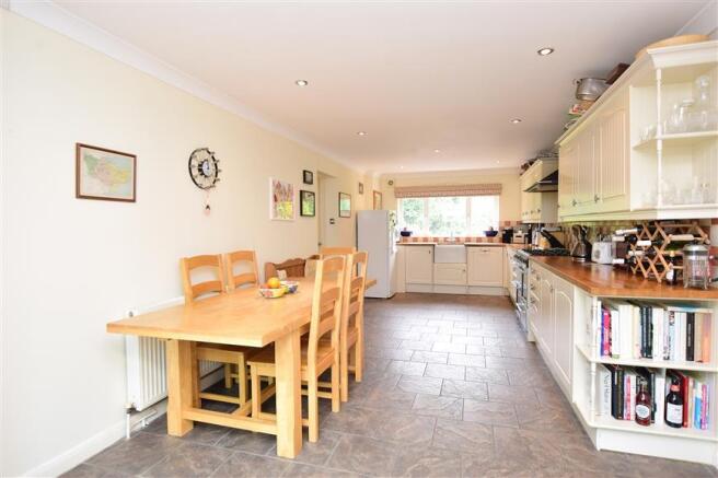 Kitchen/ Dining Area