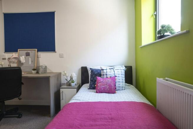 Studio to rent Image 5