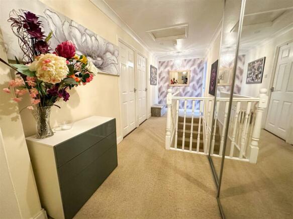 FIRST FLOOR LANDING