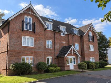 Admiral Way, Godalming, Surrey, GU7