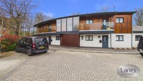 Flat 1, Lake View Court, Eleanor Way, Waltham Cross EN8 7FF