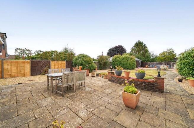 Byfleet Avenue, Old Basing, Basingstoke, Hampshire, RG24 photo 2