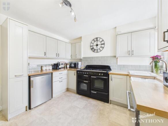 CAM03852G0-PR0261-STILL003