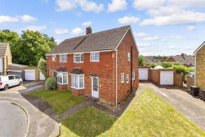 30, Maple Close, Larkfield, Aylesford ME20 6NJ