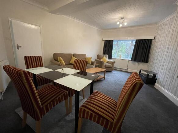 2 bed Apartment to rent Image 8