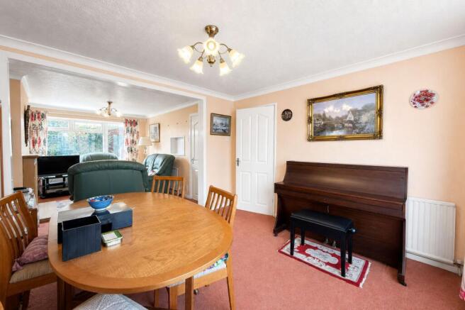 Lounge/Dining Room