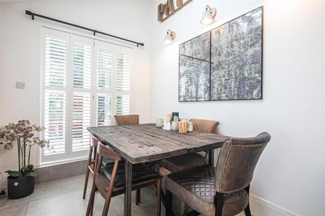 5 bed Terraced for sale Image 10