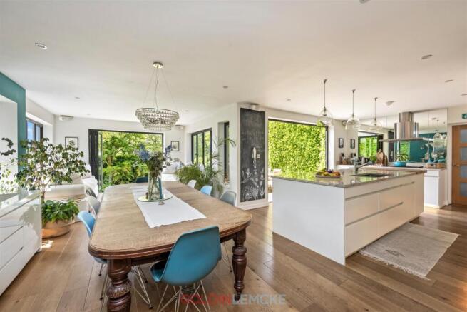 Kitchen/Dining/Sunroom
