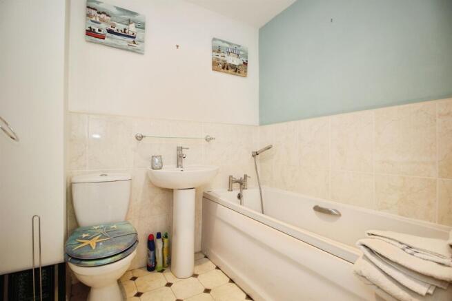 3 bed Semi-Detached for sale Image 8
