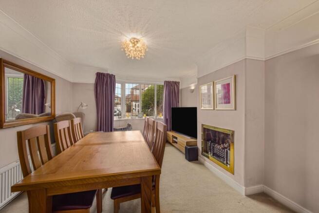 Wentworth Drive, Sale photo 3