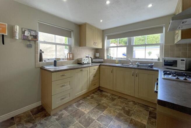 2 bed Semi-Detached for sale Image 6