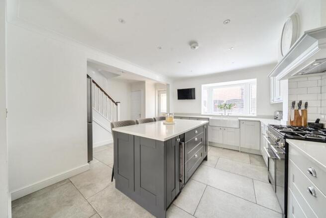 4 bed Detached for sale Image 6
