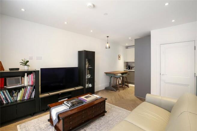 Fellowes Rise, Winchester, Hampshire, SO22 photo 2
