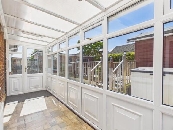 2 bed Detached Bungalow for sale Image 6