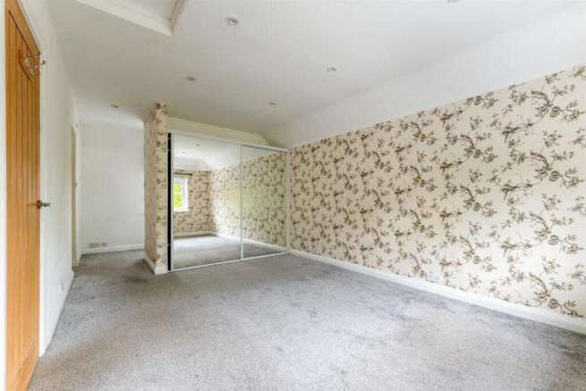 Bedroom 1.jpg