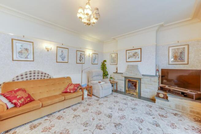 KITCHEN, DINER AND LIVING ROOM