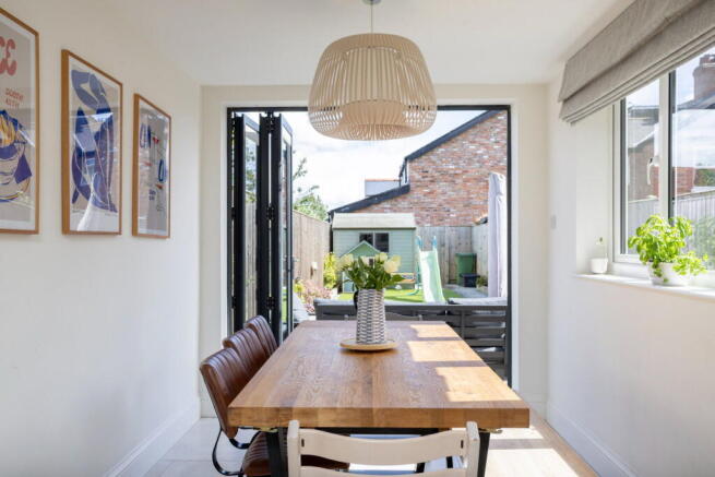 4 bed Terraced for sale Image 8