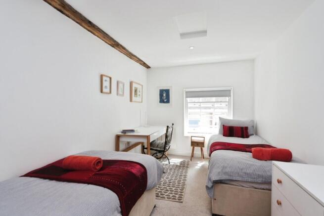 3 bed Apartment for sale Image 12