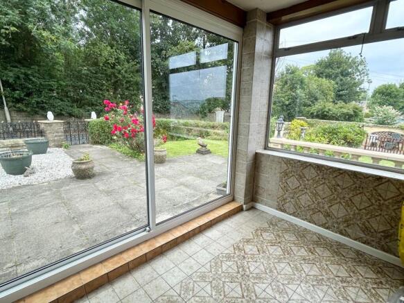 4 bed Detached Bungalow for sale Image 9