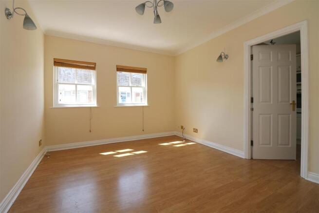 SITTING ROOM:
