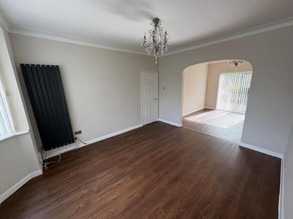 3 bed Semi-Detached to rent Image 4