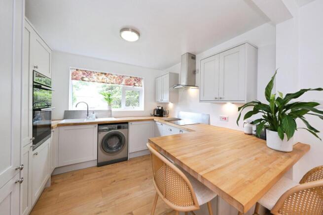 2 bed Flat for sale Image 12
