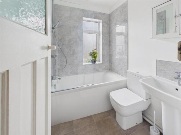 3 bed Terraced for sale Image 6