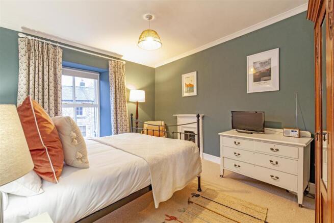Bedroom 1-4.jpg