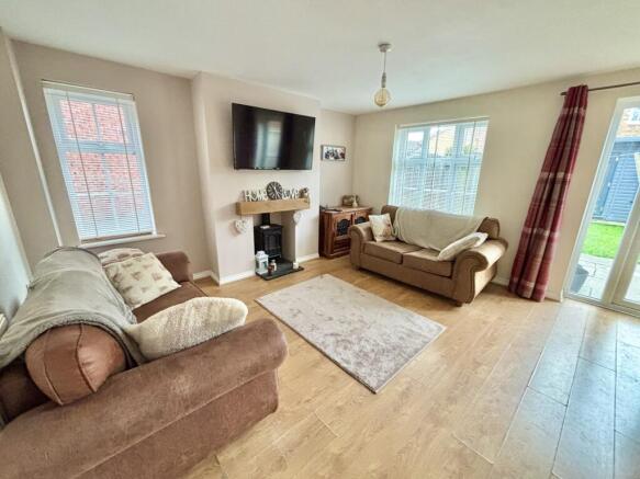 Lounge/Dining Room