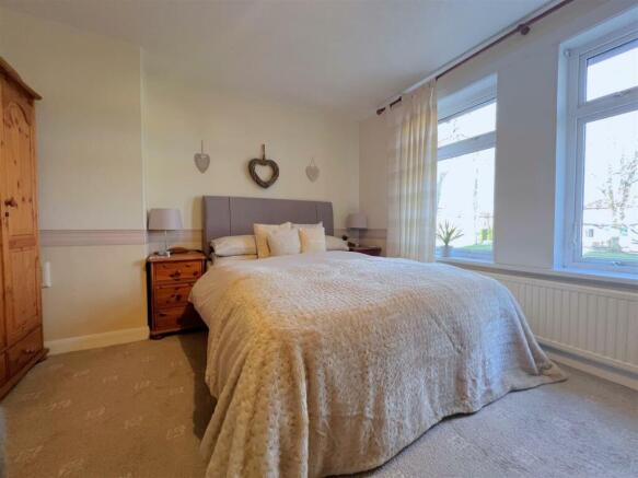 bed1.jpg