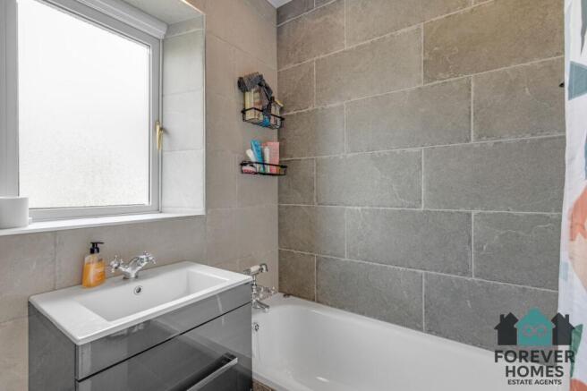 3 bed Semi-Detached for sale Image 7