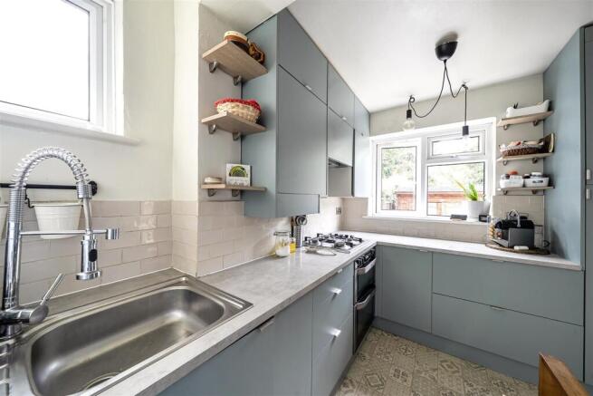 Kitchen 1.jpg