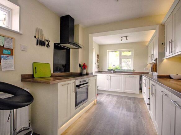 KITCHEN /BREAKFAST ROOM