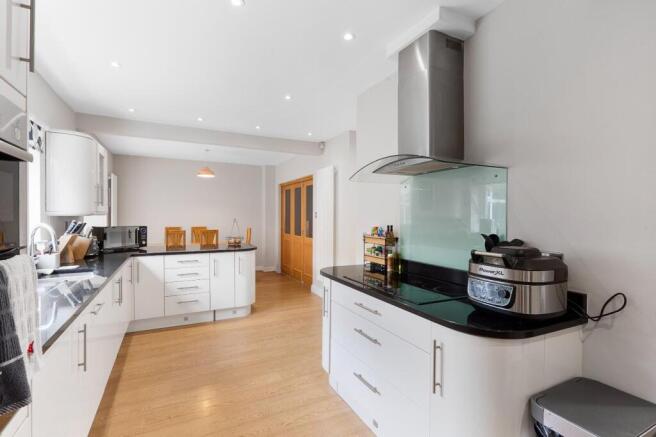 3 bed Detached for sale Image 9