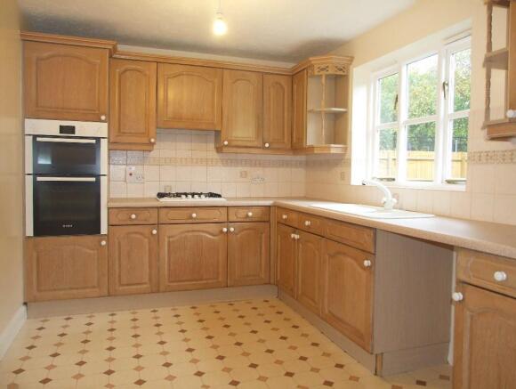 FITTED KITCHEN