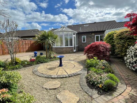 Rear Garden,,..jpg