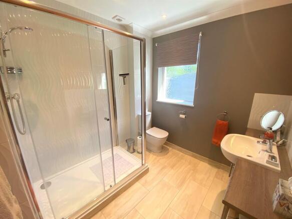 Downstairs Shower...