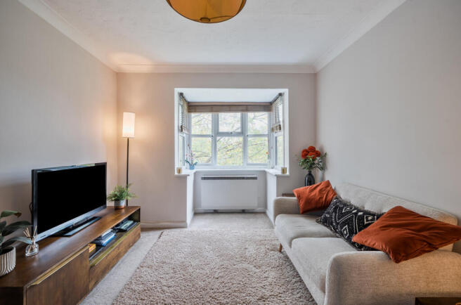 1368796-11-68f238...