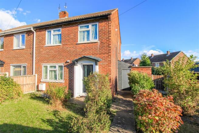 3-bed semi-detached on Langsett Road, Wakefield, £160,000