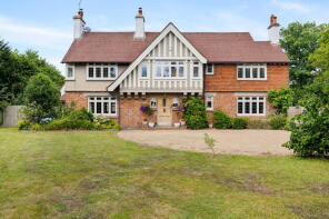 Wayside, Yew Lane, East Grinstead RH19 2BA