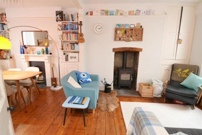 LIVING/DINING ROOM