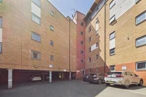 28, Heia Wharf, Hawkins Road, Colchester CO2 8XY